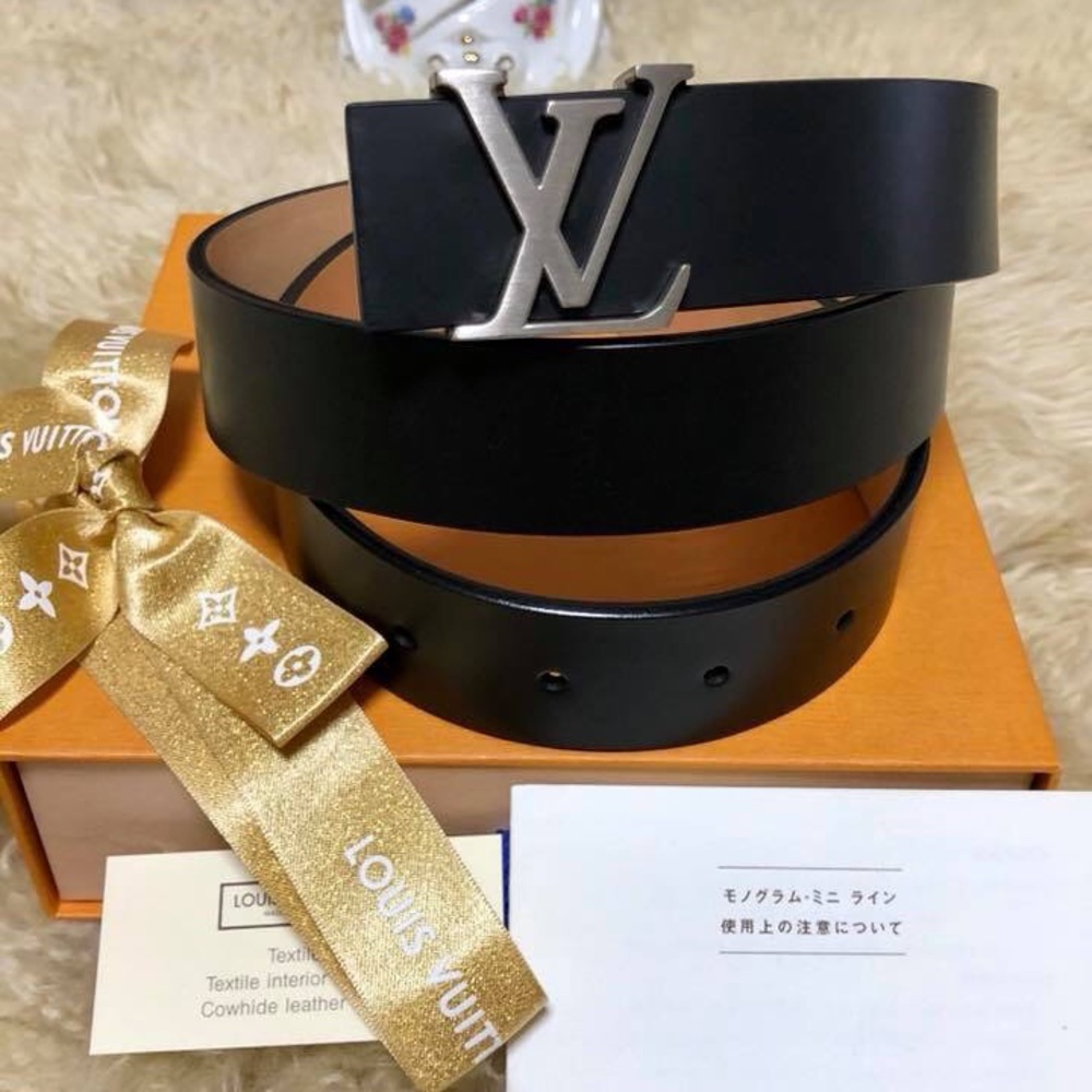 ❌ SOLD ❌Authentic LV Belt size 34 ( Unused )